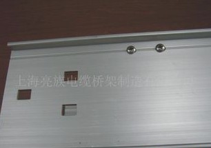 鍍鋅金屬橋架有著什么優(yōu)勢(shì)？